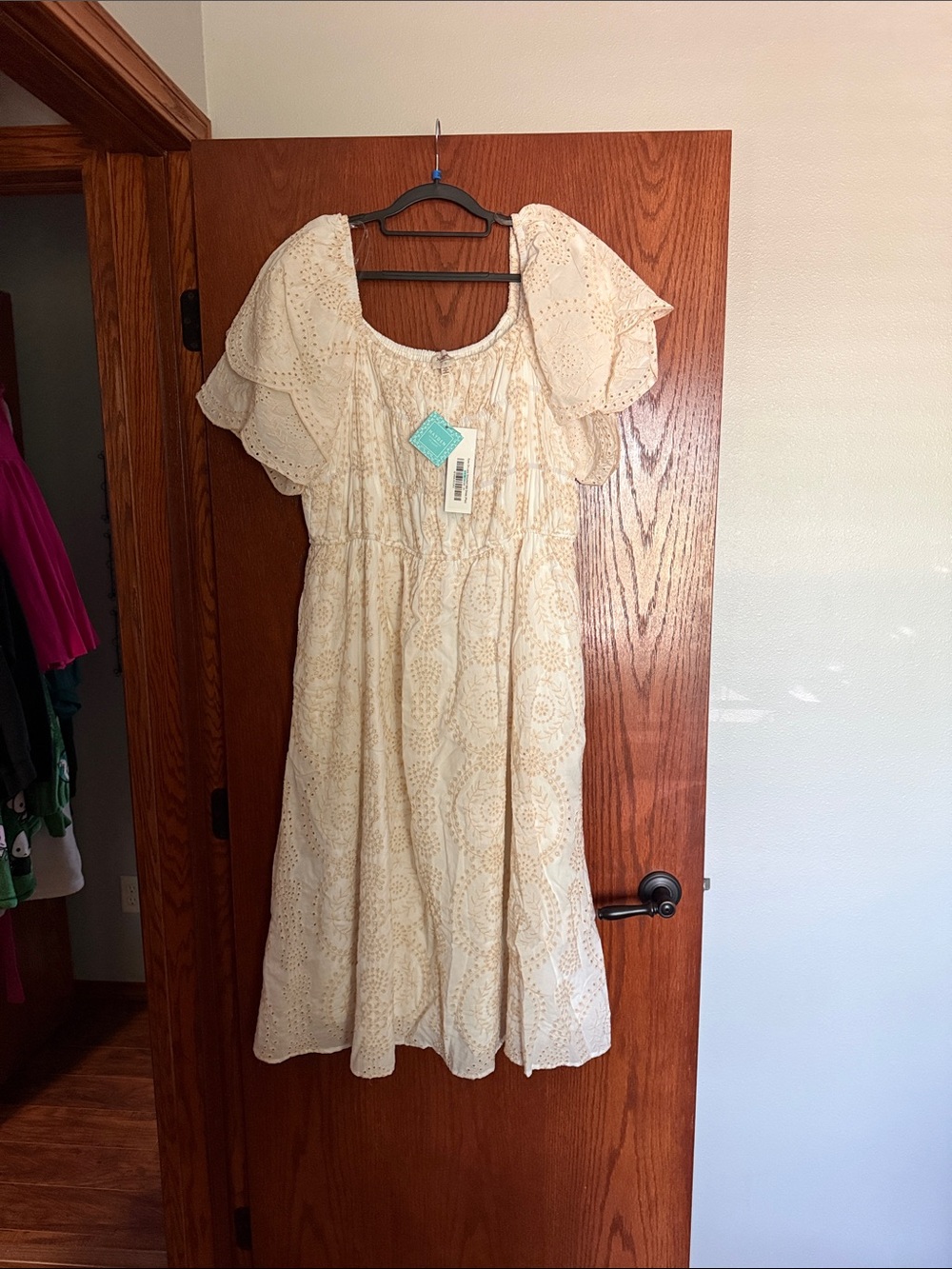Women's Cream Eyelet Flutter-Sleeve Dress